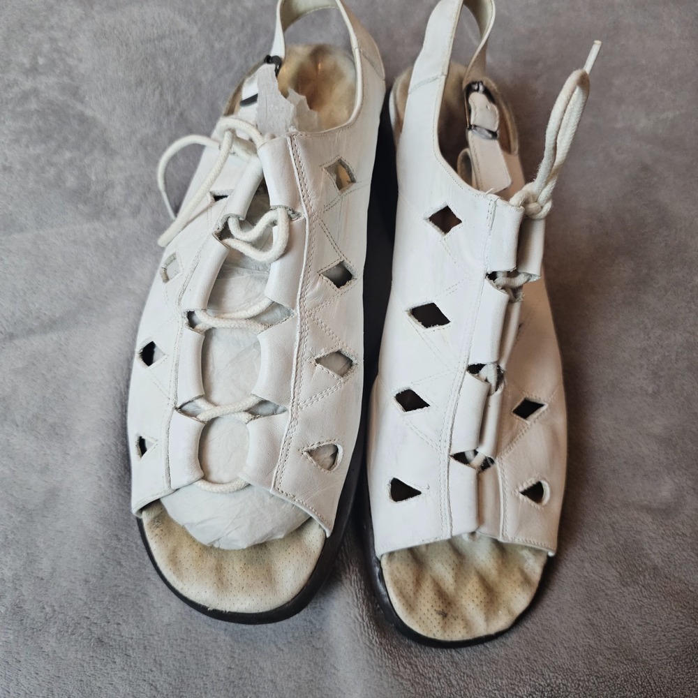 I Love Comfort Women's Kylee White Sandals 10M Buckle‎